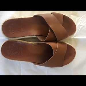Cognac Criss across Wedge